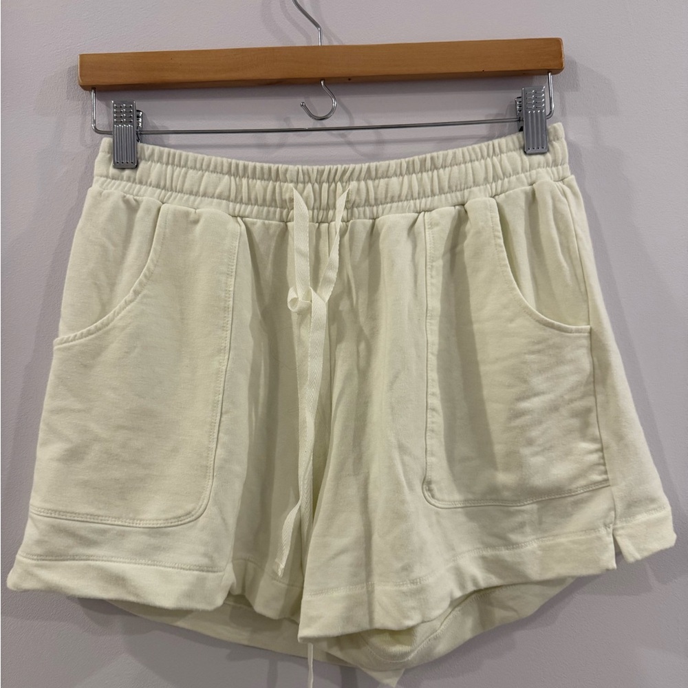 Summersalt Cream Athletic Shorts Lightweight Elastic Waist